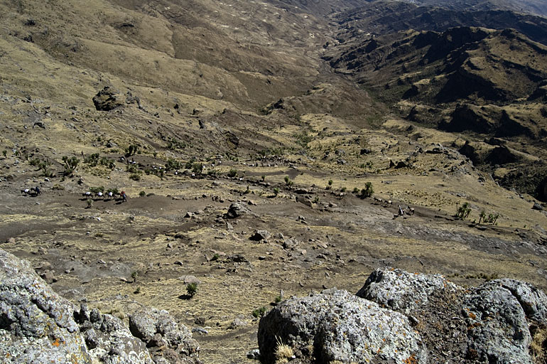 Down Bwahit Pass